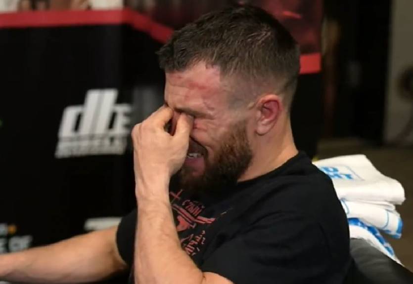 "Было очень тяжело": Ломаченко признался, почему расплакался после поражения от Хэйни "Было очень тяжело": Ломаченко признался, почему расплакался после поражения от Хэйни