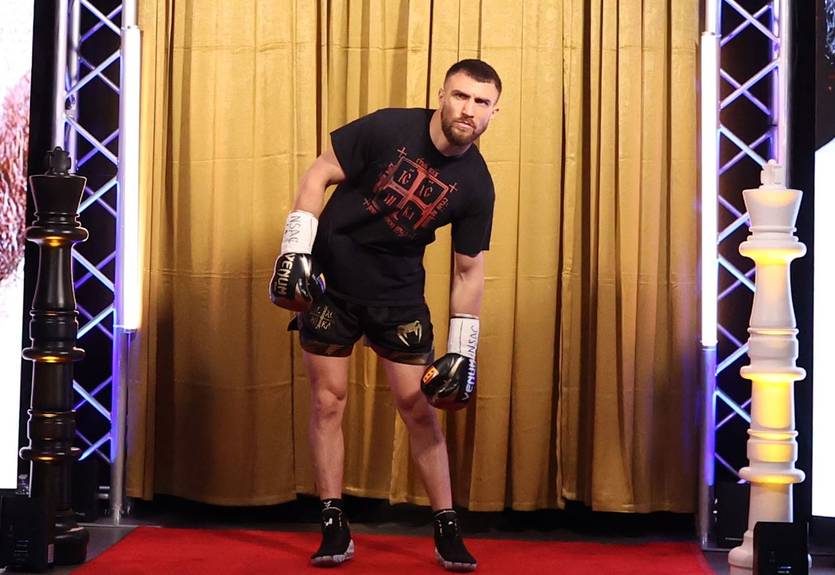 Промоутер повідомив, чи може завершити кар'єру Ломаченко після поразки від Хейні
