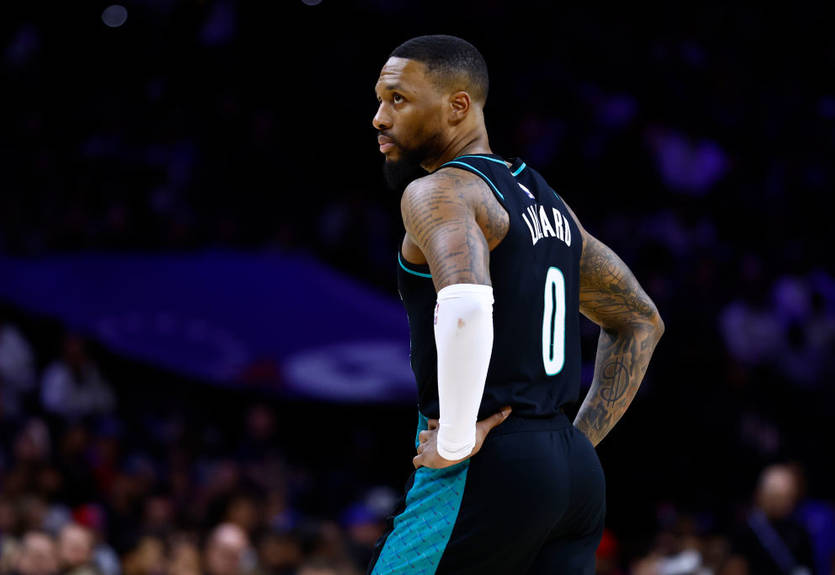 Фанати попросили Лілларда показати пістолет під час прямого ефіру у соцмережах Фанати попросили Лілларда показати пістолет під час прямого ефіру у соцмережах