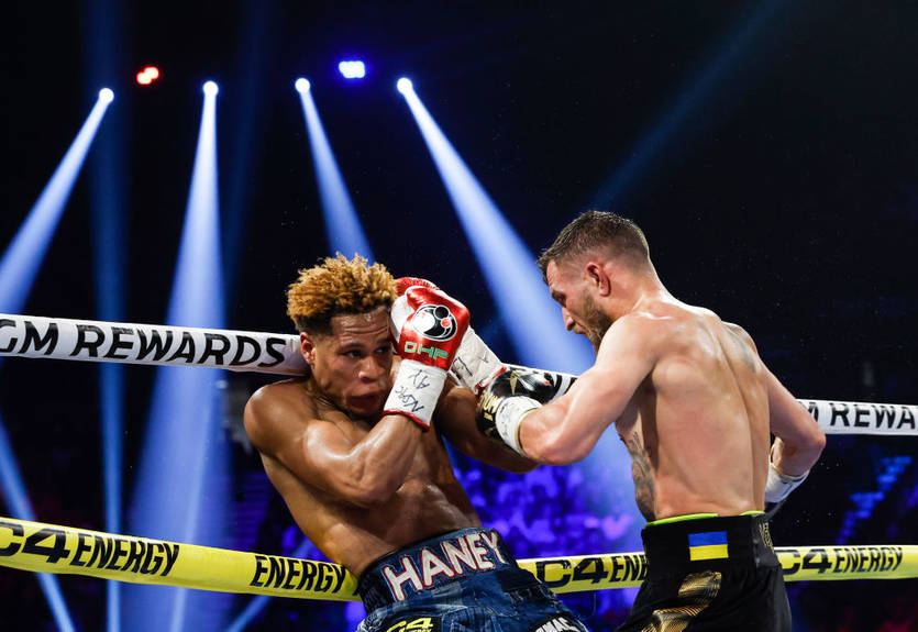 "Його пограбували": Зірковий коментатор UFC відреагував на поразку Ломаченка