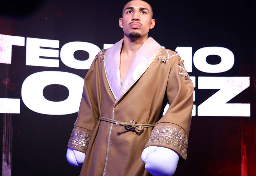 "Збирається забрати половину грошей": Теофімо Лопес поскаржився на особисті проблеми