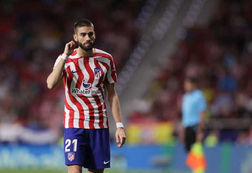 Хаві підтвердив, що Барселона має опцію викупу контракту вінгера Атлетіко