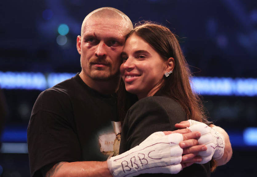 Стало известно, почему Усик не посетил бой Ломаченко