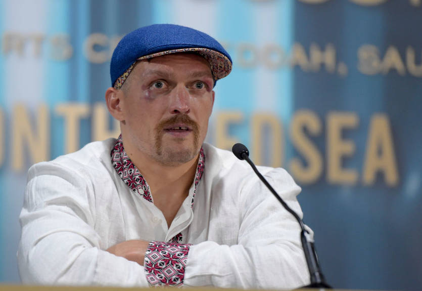 Усик: Я знаю, що ми повернемося в український Сімферополь Усик: Я знаю, що ми повернемося в український Сімферополь