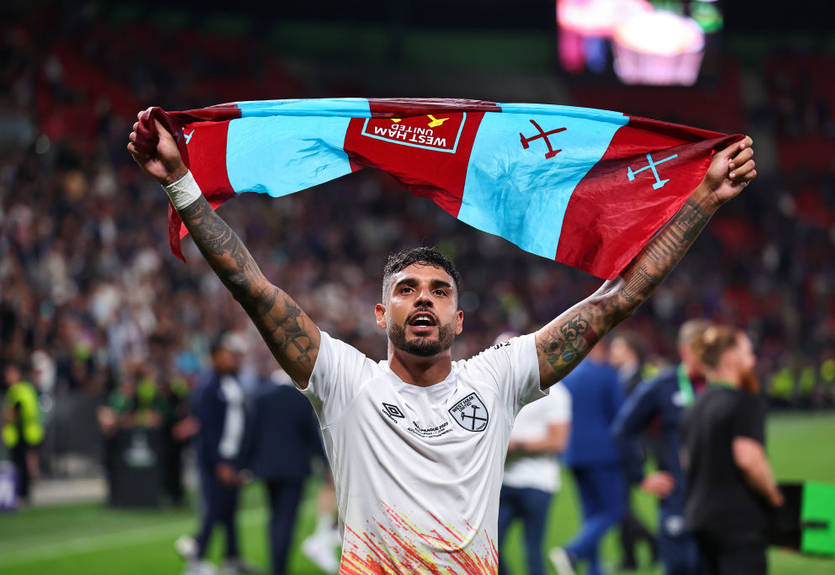 Емерсон став першим гравцем, який виграв усі п'ять трофеїв під егідою УЄФА