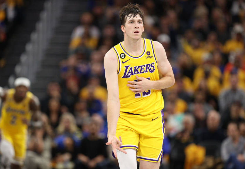 Головній сенсації Лейкерс приписують роман із відомою співачкою Головній сенсації Лейкерс приписують роман із відомою співачкою