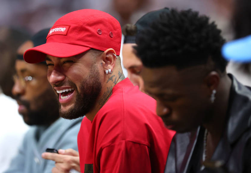 Это расизм? Винисиуса "забыли" представить на финале НБА