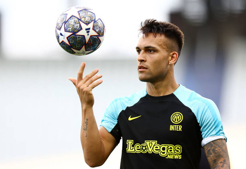 "Мы в шаге от цели": Форвард Интера оценил шансы команды в финале Лиги чемпионов "Мы в шаге от цели": Форвард Интера оценил шансы команды в финале Лиги чемпионов