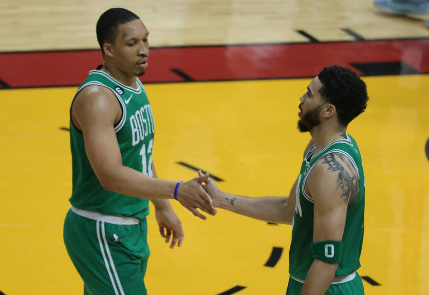 Форвард Бостона переніс операцію на руці, яка була травмована з березня