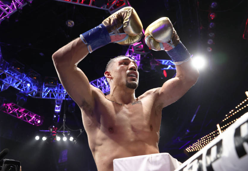 "Что за карьера": Теофимо Лопес высказался об отказе от чемпионского титула "Что за карьера": Теофимо Лопес высказался об отказе от чемпионского титула