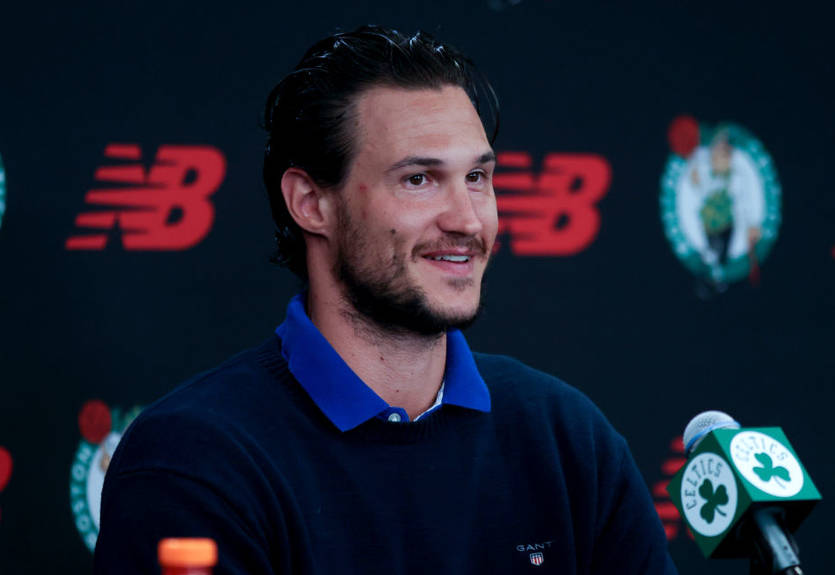 Галлинари использовал опцию игрока с Бостоном на следующий сезон