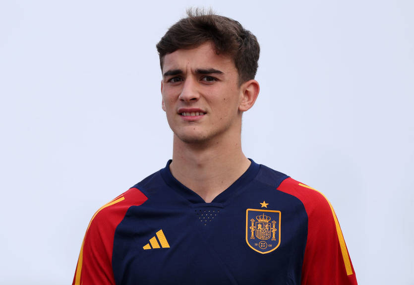 "Мне все равно": Гави резко прокомментировал переход Беллингема в Реал