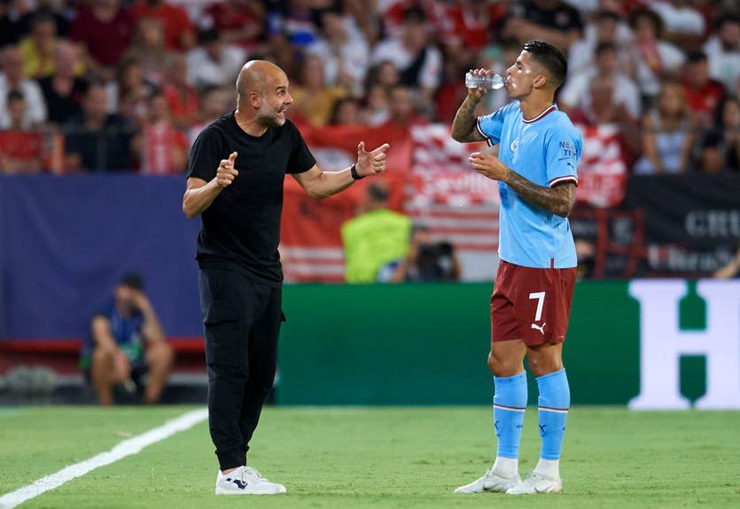 Гвардіола спростував інформацію про блокування переходу Канселу до Барселони Гвардіола спростував інформацію про блокування переходу Канселу до Барселони