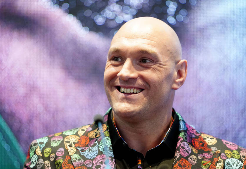 "Делает много шума": Бывший чемпион жестко раскритиковал Фьюри из-за срыва боя с Усиком