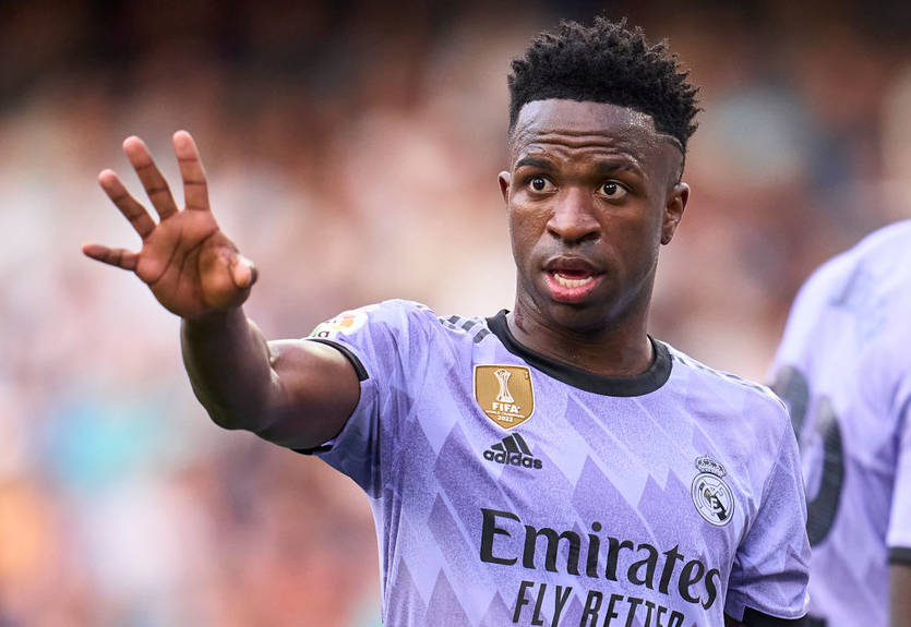 Винисиус Жуниор удивил новым имиджем, сделав прическу в стиле одноклубника