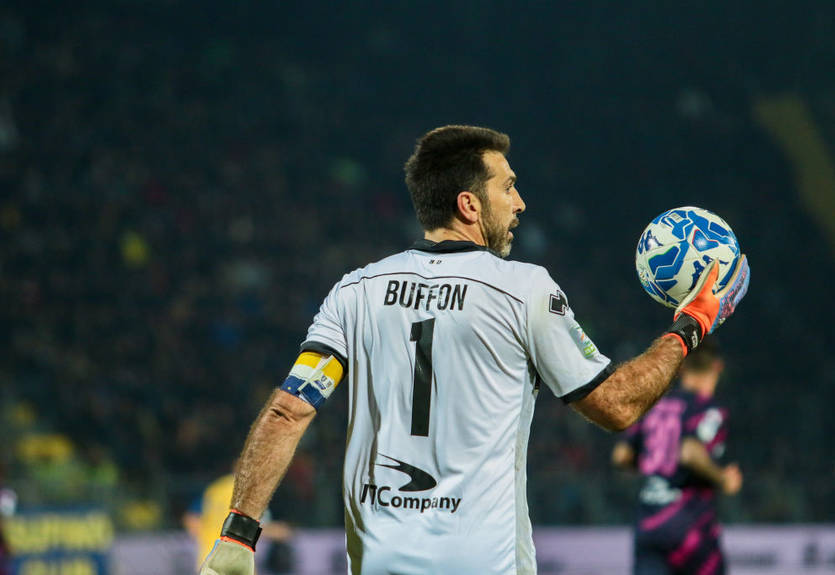 Буффон может закончить карьеру этим летом