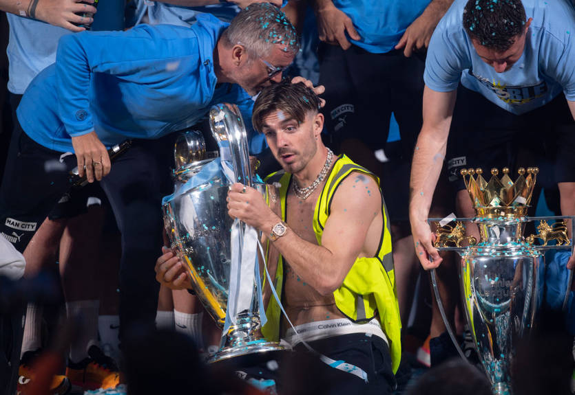 Гріліш побудував бар в своєму особняку, але не зможе вживати там алкоголь