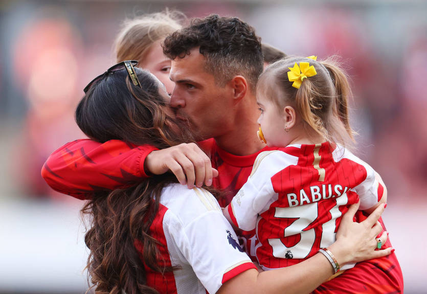 Джака опроверг слухи, что он решил вернутся в Германию по требованию жены