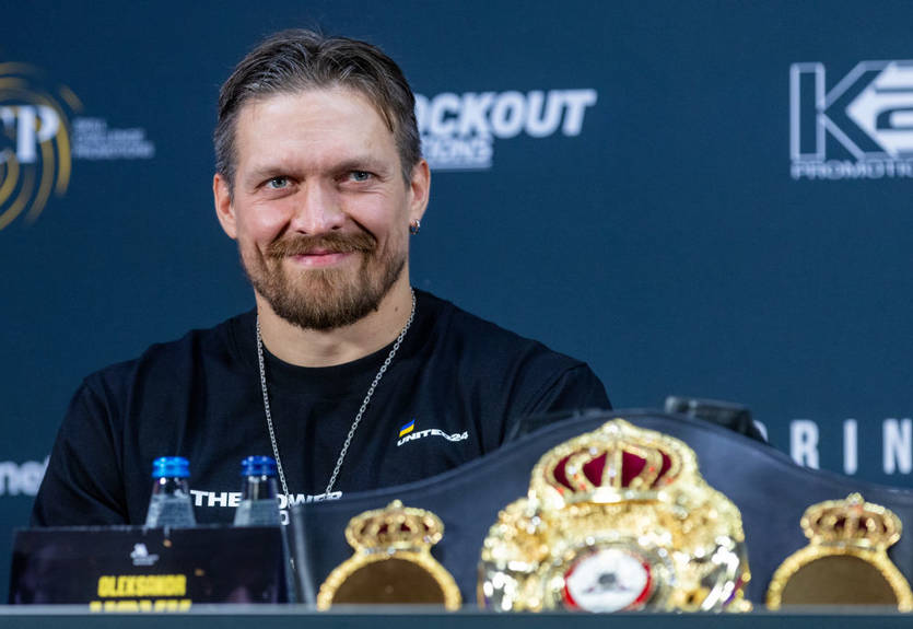 "Те, кто возле волка, всегда нервничают": Усик оценил поведение Дюбуа