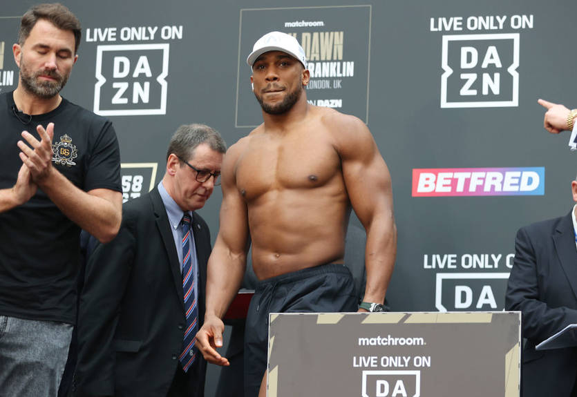 Джошуа оцінив шанси Дюбуа в бою з Усиком