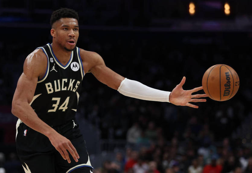 "В саудовской лиге еще нужны нападающие?": Звезда НБА продемонстрировала футбольный талант "В саудовской лиге еще нужны нападающие?": Звезда НБА продемонстрировала футбольный талант