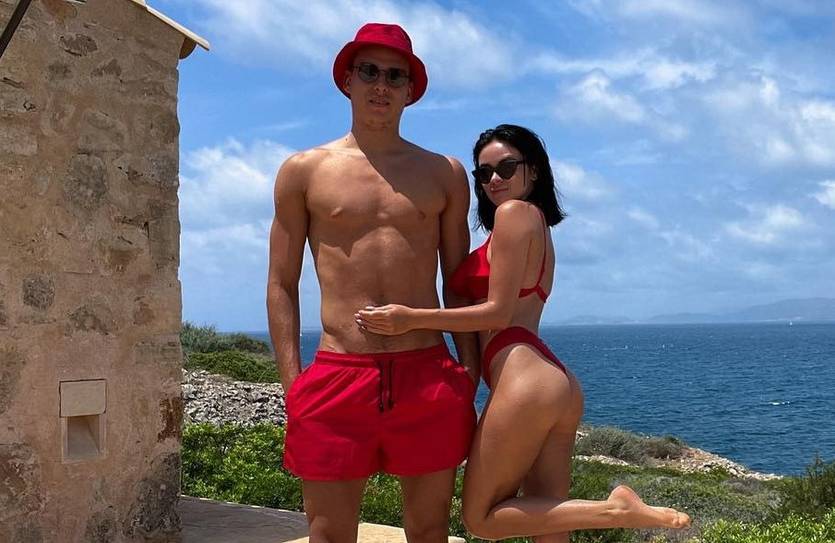 Андрій Лунін із дружиною / instagram.com/a.nastasica