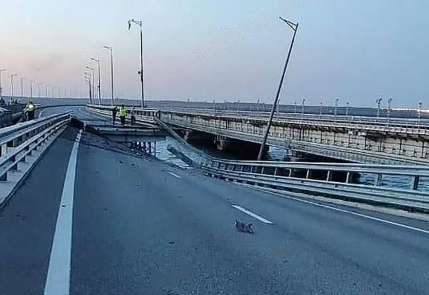 Венгерский телеканал выдал английских фанатов за украинцев, якобы празднующих атаку на Крымский мост Венгерский телеканал выдал английских фанатов за украинцев, якобы празднующих атаку на Крымский мост