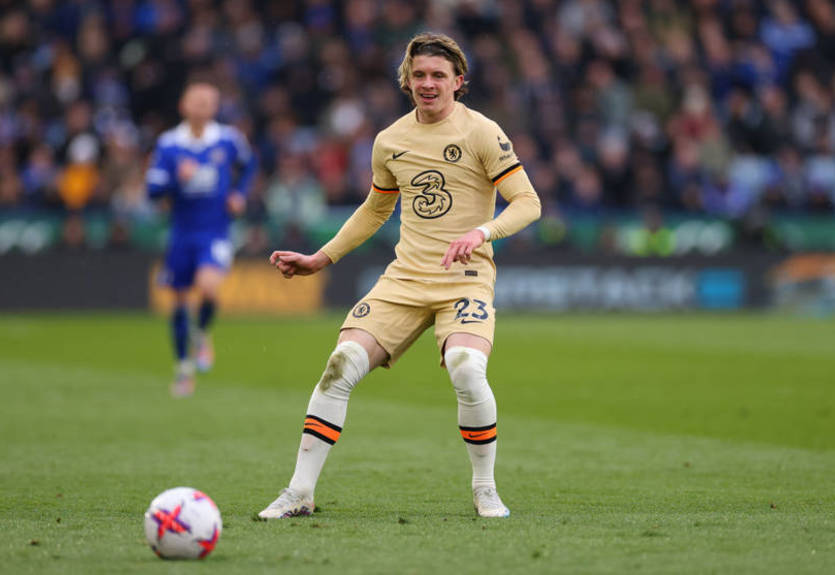 Середняк АПЛ заинтересован в услугах одноклубника Мудрика