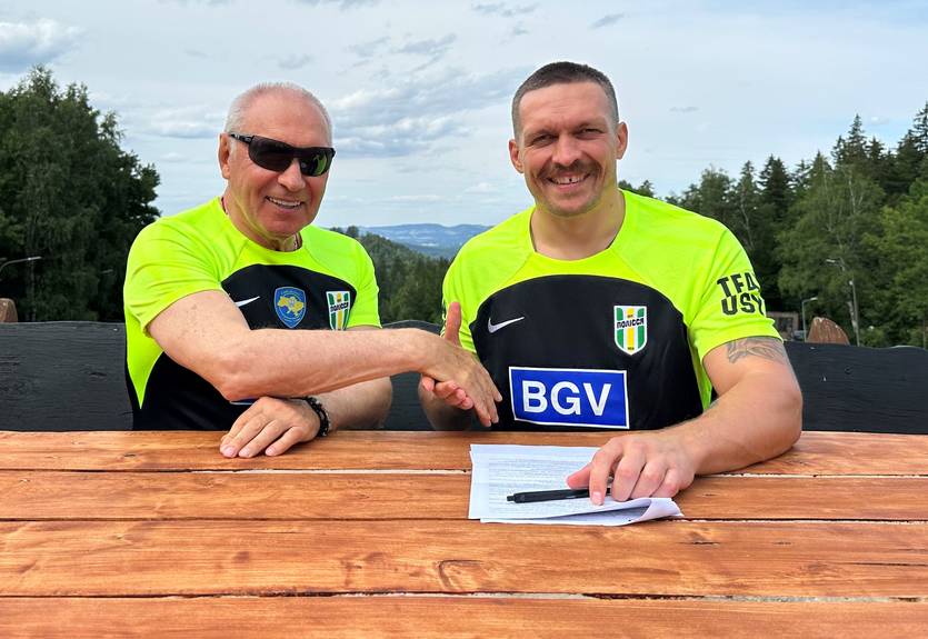 Усик підписав контракт із новачком УПЛ