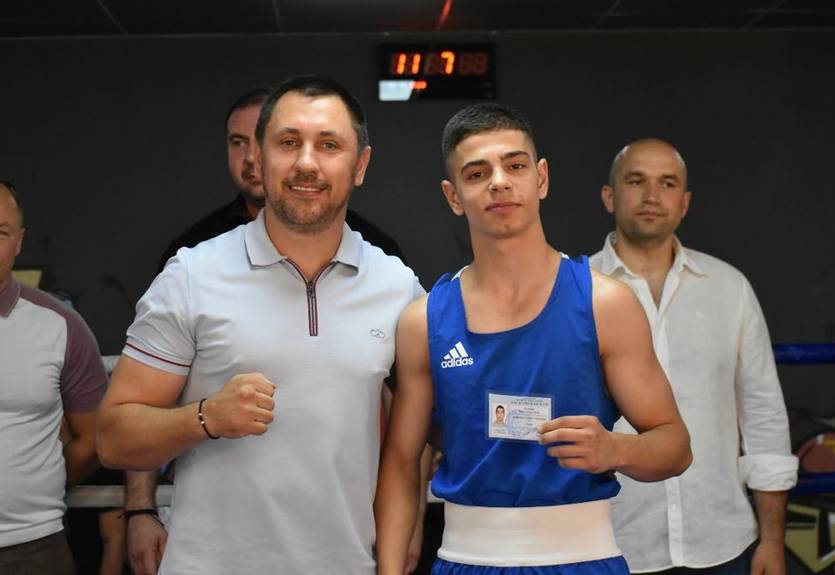 По инициативе нардепа Андрея Стрихарского боксеры Одесской и Черкасской областей провели матчевую встречу