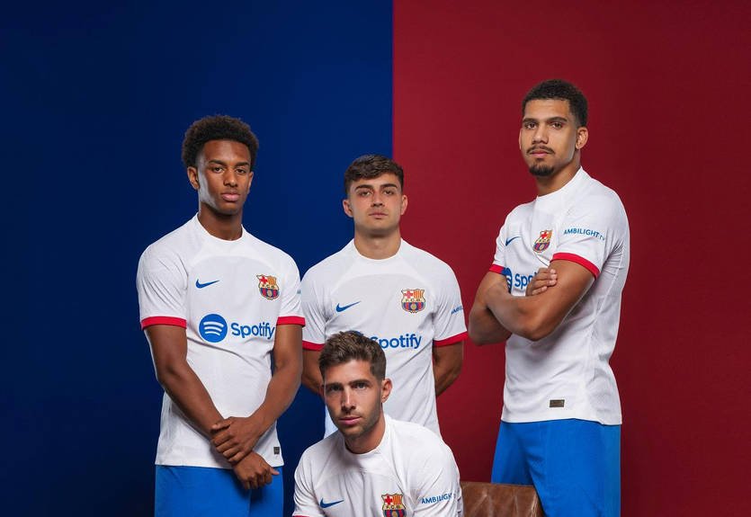 Барселона представила гостьову форму на наступний сезон Барселона представила гостьову форму на наступний сезон