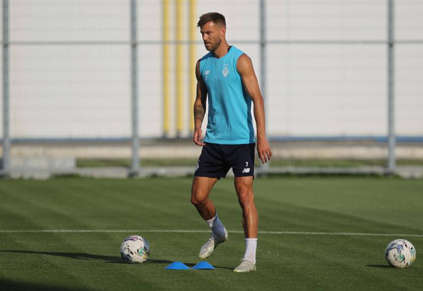 Динамо заявило Ярмоленка і Караваєва на УПЛ