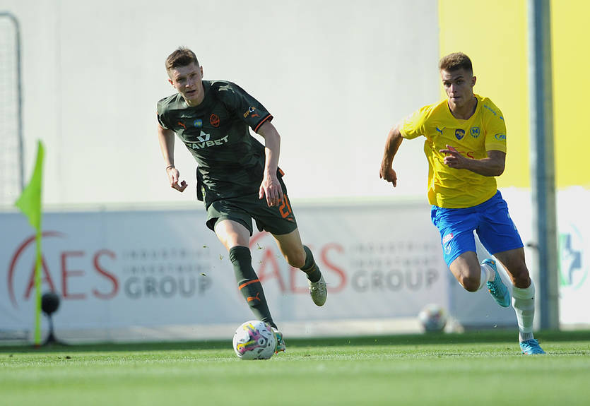 Шахтер не без проблем одолел Металлист 1925 в дебютном матче Ван Леувена