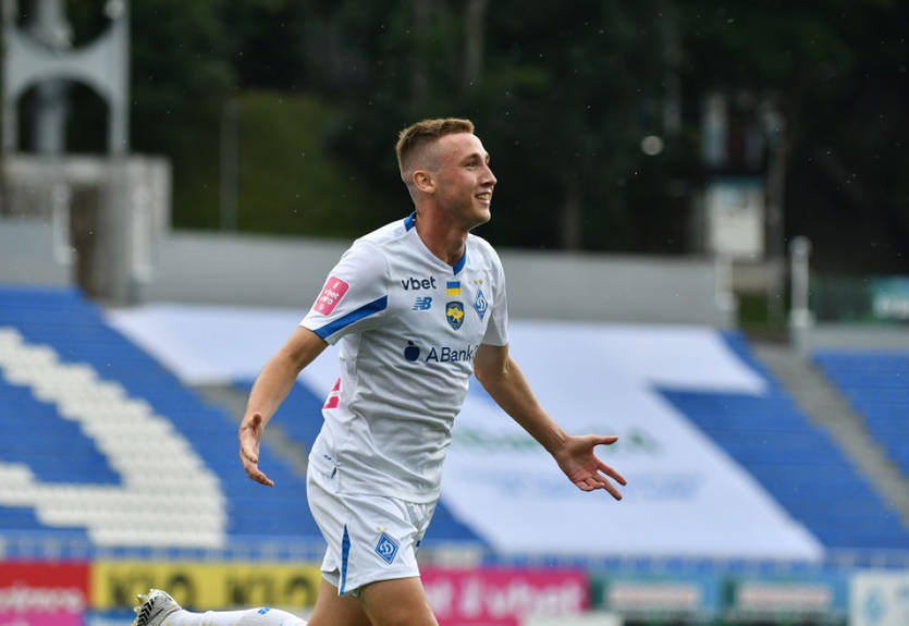 Два удаления и пять голов: Динамо разгромило Минай в стартовом туре УПЛ