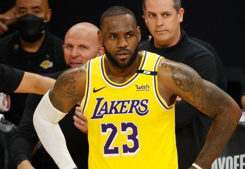 Лейкерс планують вивести з обігу ігровий номер ЛеБрона, але за однієї умови