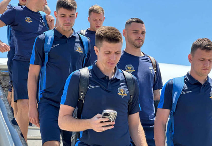 Странное совпадение: Игроки Днепр-1 отправились перед матчем с Панатинаикосом