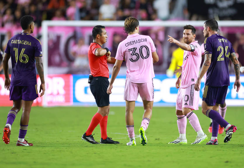 "Месси должны были удалить": Тренер Орландо Сити недоволен судейством