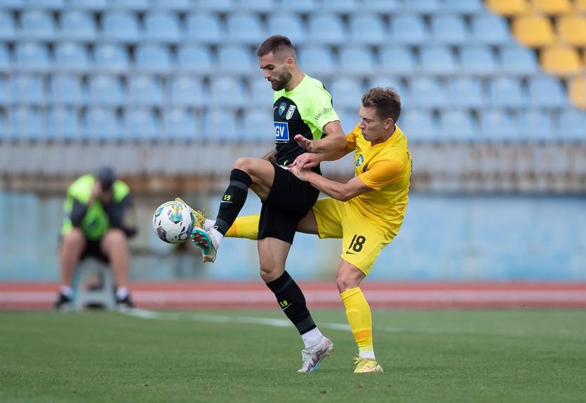 Днепр-1 в большинстве обыграл Полесье