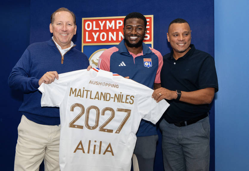 Ліон оголосив про підписання екс-гравця Арсеналу