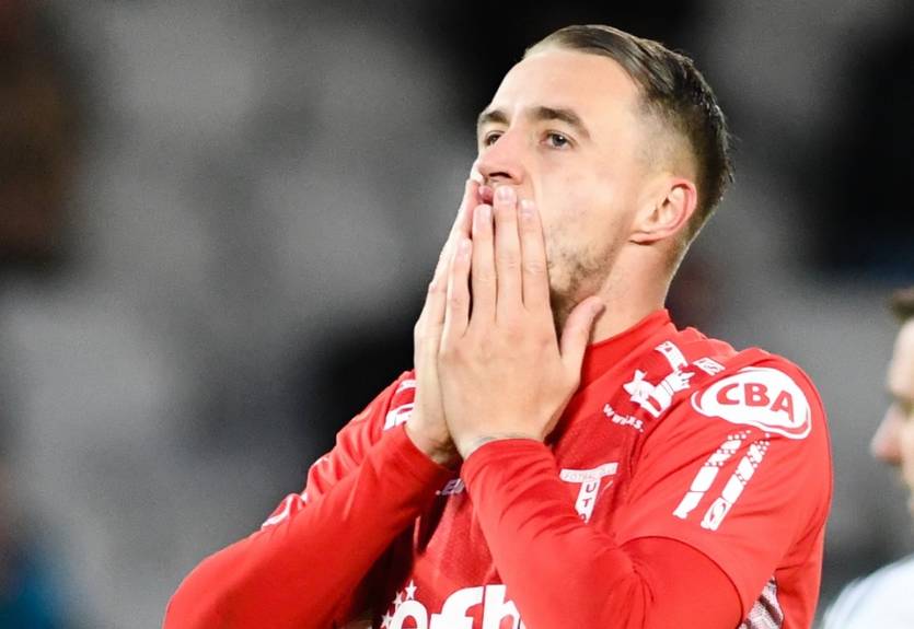 Нидерландский клуб попытался убрать из Википедии то, что их новичок склонил к сексу несовершеннолетнюю