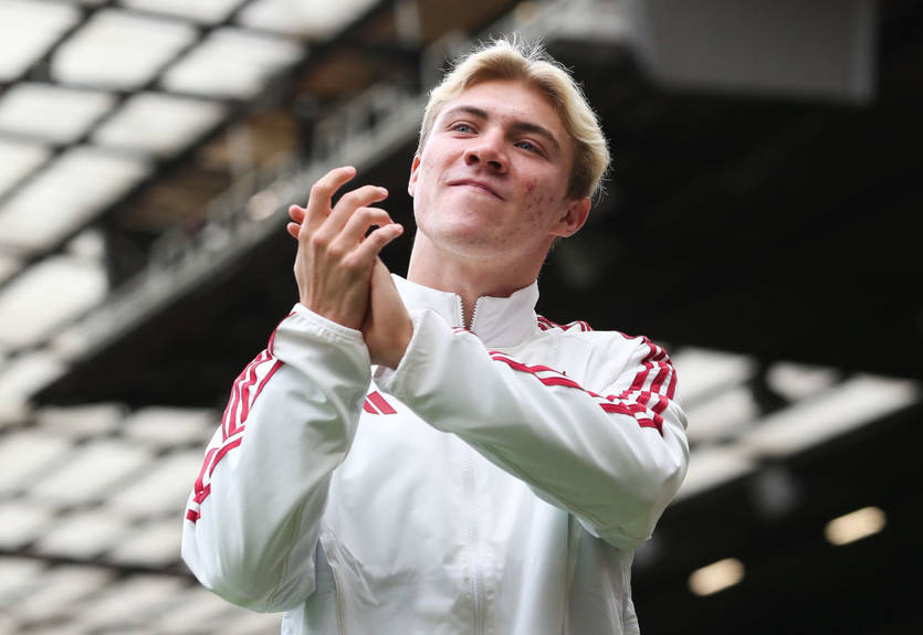 Травма новичка Манчестер Юнайтед может быть хуже, чем казалось ранее