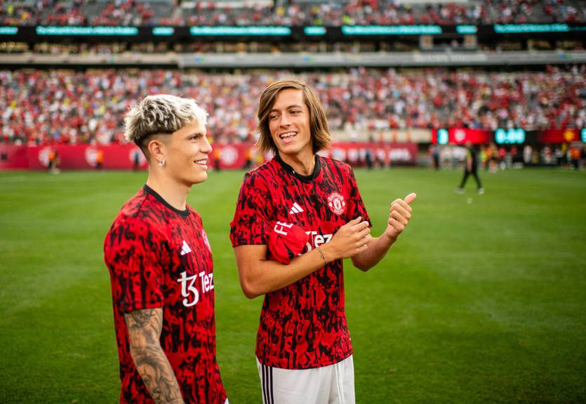 Манчестер Юнайтед готовий продати захисника, яким цікавляться клуби Англії, Іспанії та Німеччини Манчестер Юнайтед готовий продати захисника, яким цікавляться клуби Англії, Іспанії та Німеччини