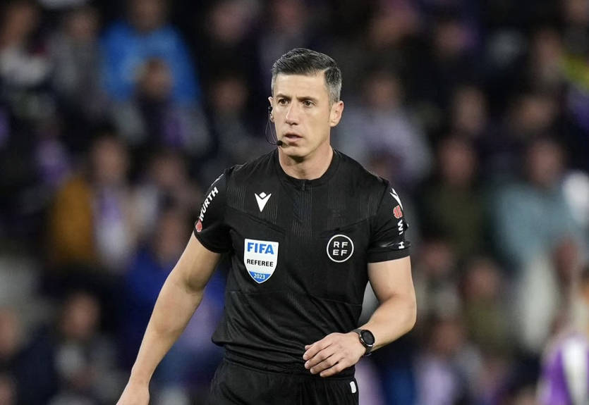 Арбитр, показавший три удаления в матче Хетафе - Барселона, не назначен на матчи второго тура