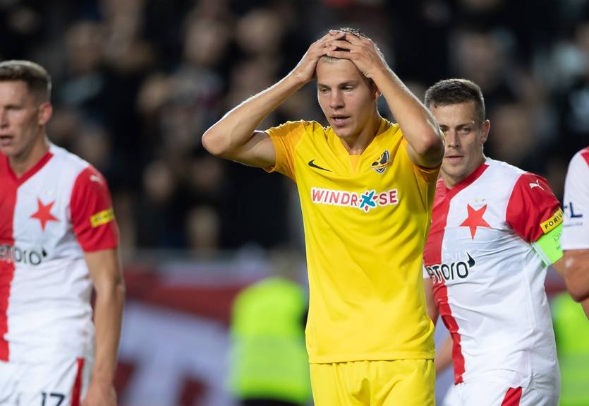 Дніпро-1 вилетів у Лігу конференцій, не зумівши перемогти Славію