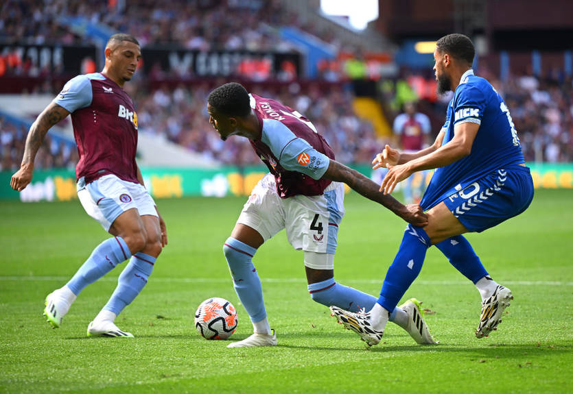 Астон Вилла разгромила Эвертон без Миколенко