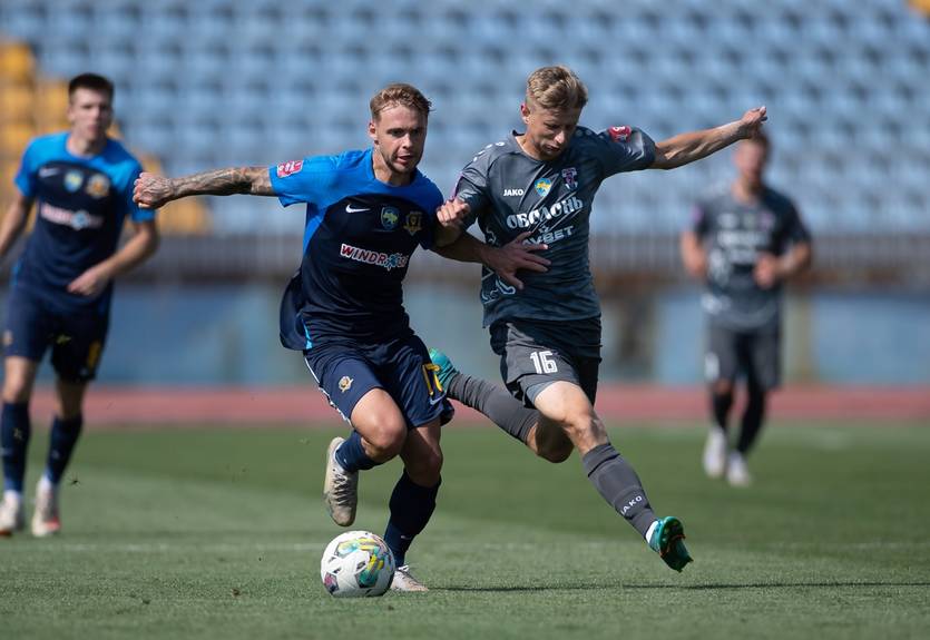 Дніпро-1 сенсаційно поступився Оболоні