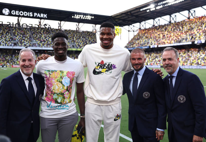 Чемпион НБА перед матчем своей команды против Интера Месси забил гол и отпраздновал в стиле Роналду