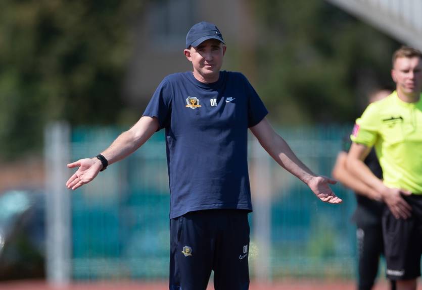 Днепр-1 ведет переговоры с иностранцем, который заменит Кучера на посту тренера