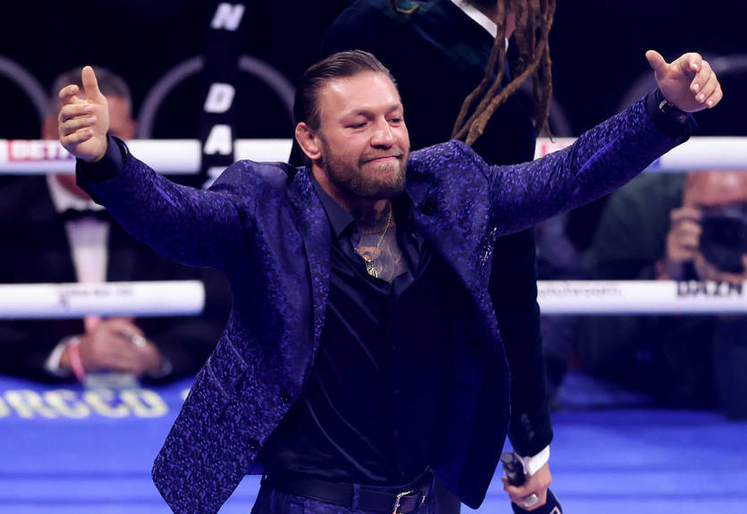 Макгрегору не разрешают драться в декабре