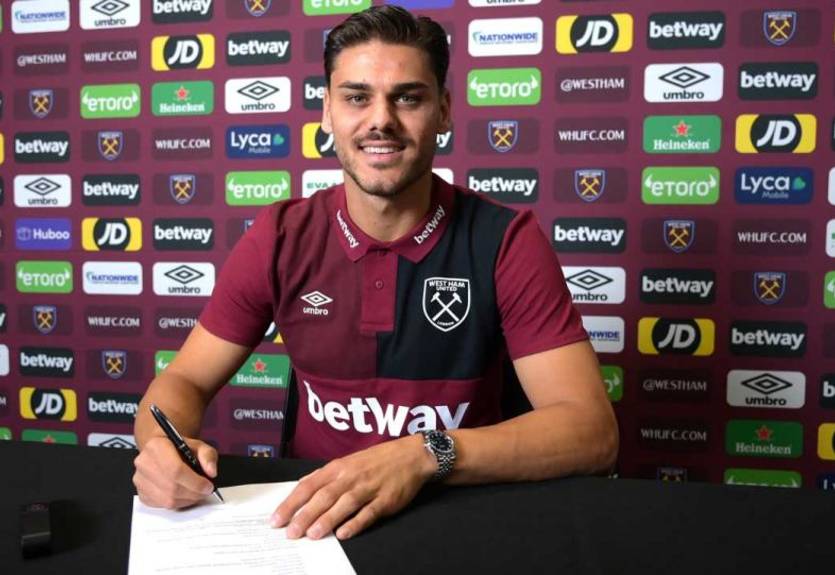 Вест Гем підписав центрального захисника